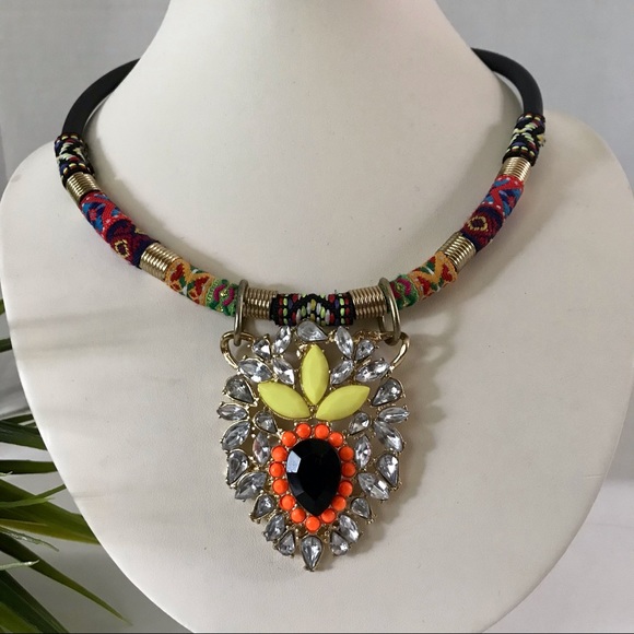 Beautiful Colorful necklaces choker for women - Picture 5 of 5